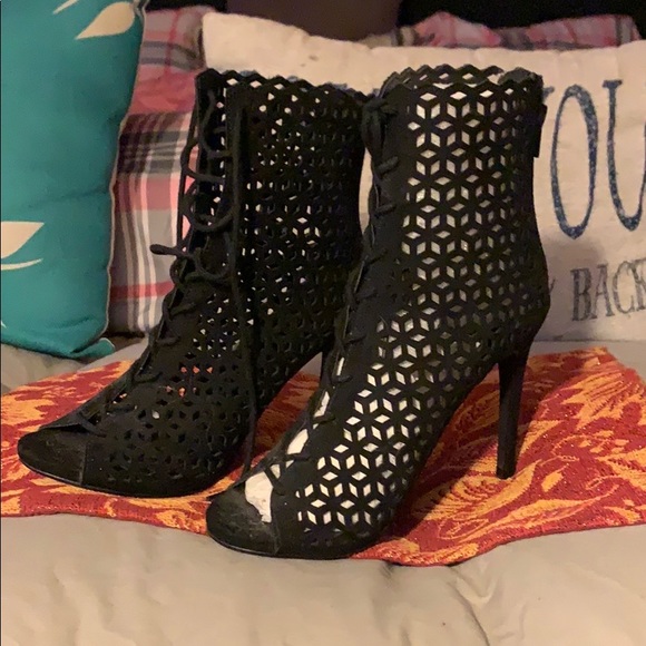 Black Peep toe front lace cut out heels/ bootie - Picture 5 of 5
